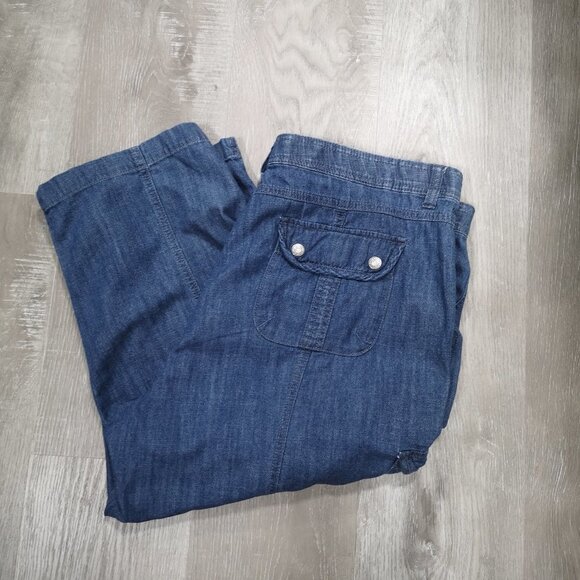 2 / $30.00 - Gloria Vanderbilt Ladies Medium Wash Size 16 Jean Capri's - Picture 5 of 8